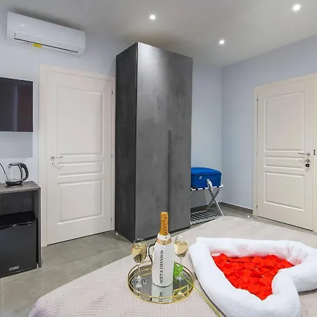 Garibaldi Guest house *